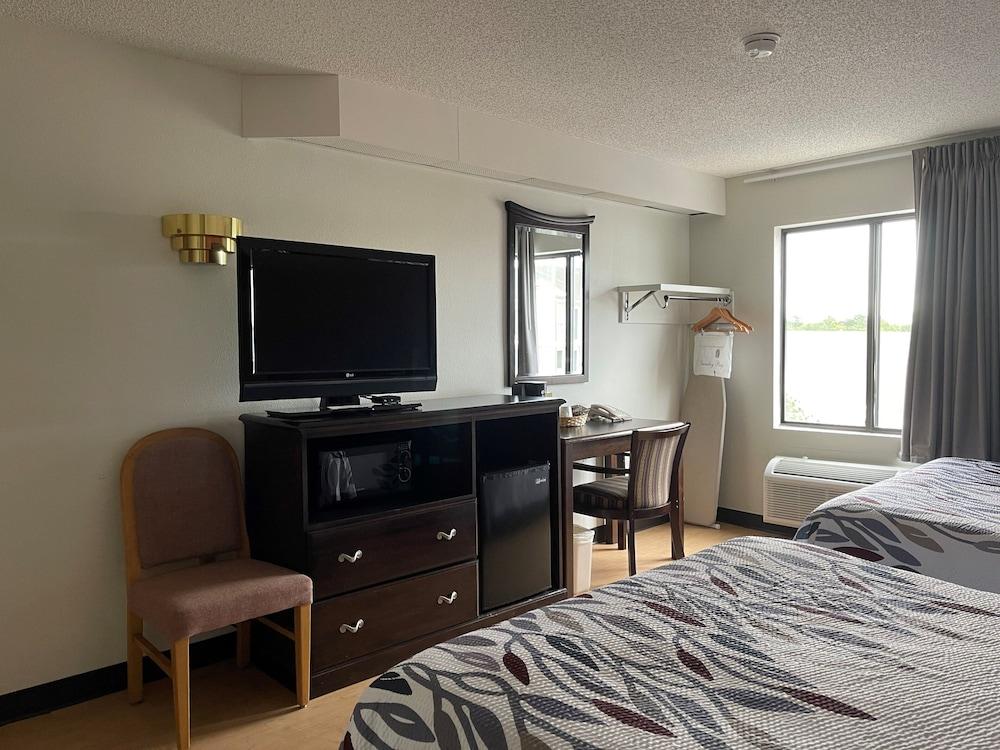 Red Roof Inn Branson photo 11