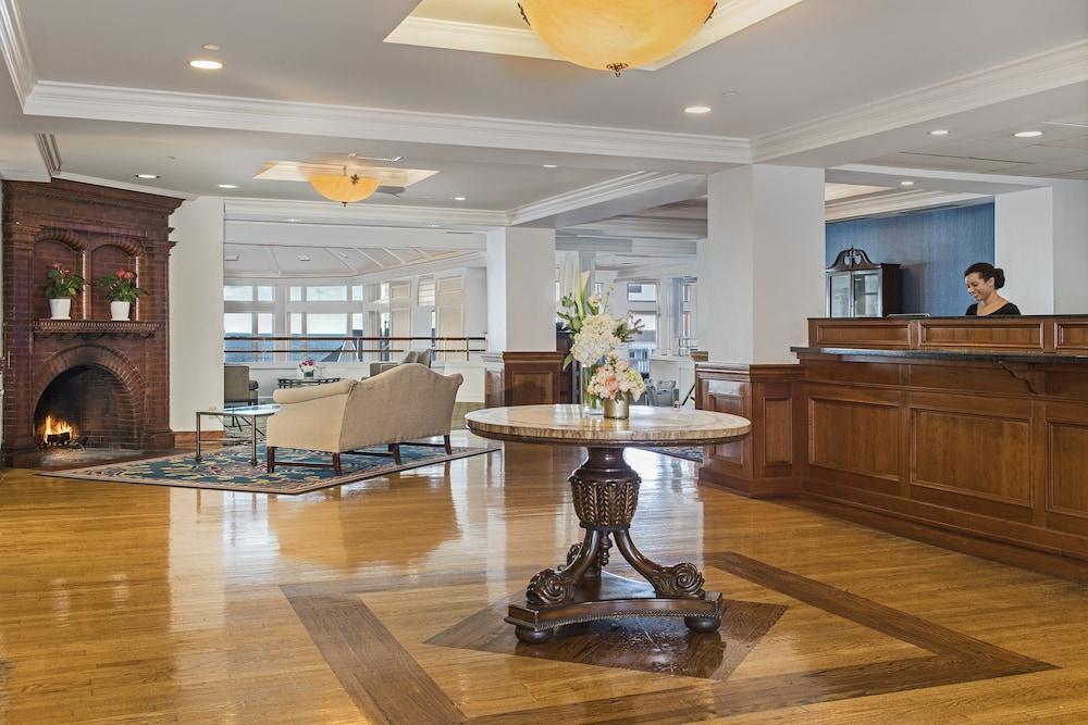 Water's Edge Resort & Spa photo 3