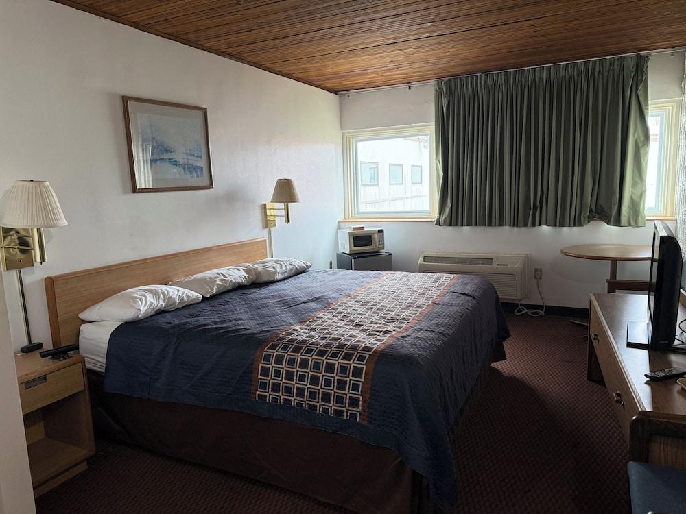 Smartwood Inn photo 29
