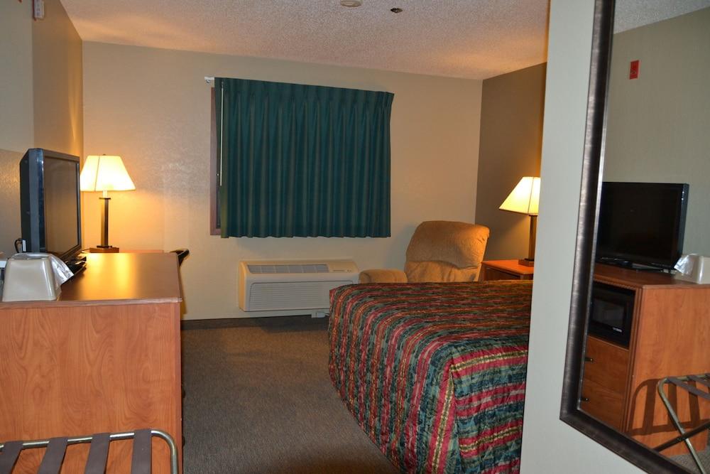 Carrington Inn & Suites photo 28