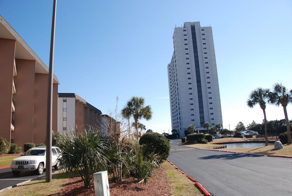 Myrtle Beach Resort by Beach Vacations photo 8
