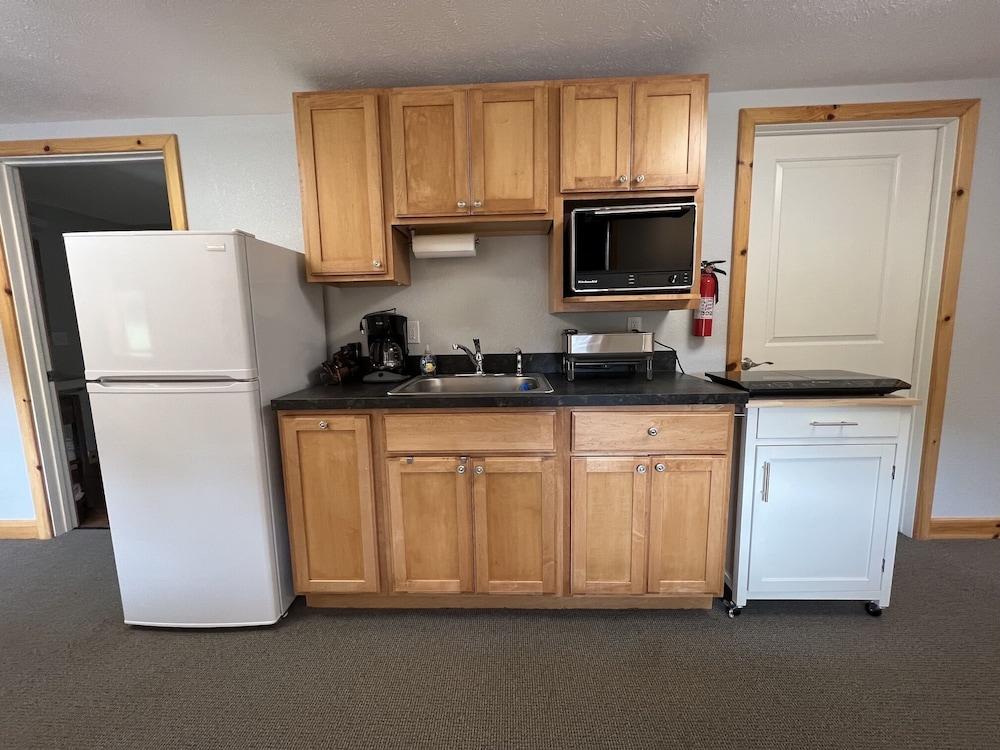 Tahquamenon Suites Lodging photo 17