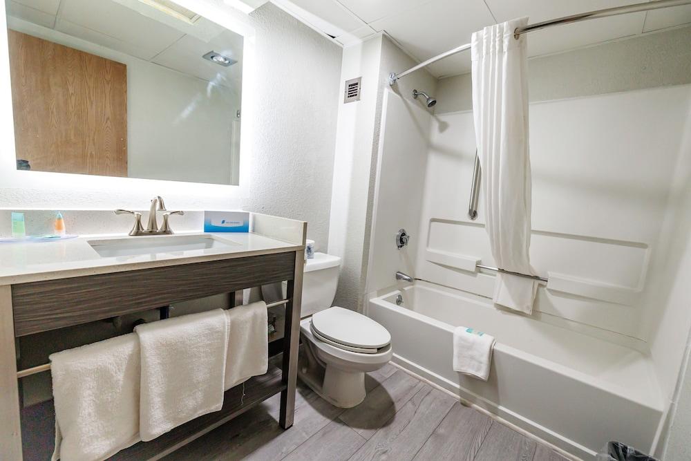 New Victorian Inn & Suites photo 18