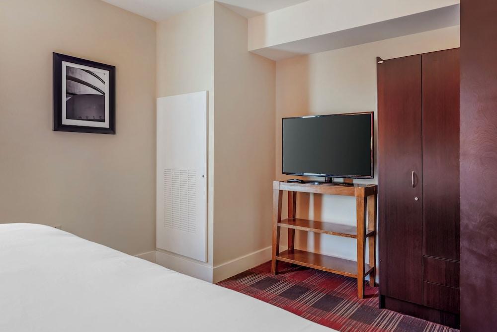 Polynesian Hotel & Suites Wisconsin Dells/Lake Delton photo 7