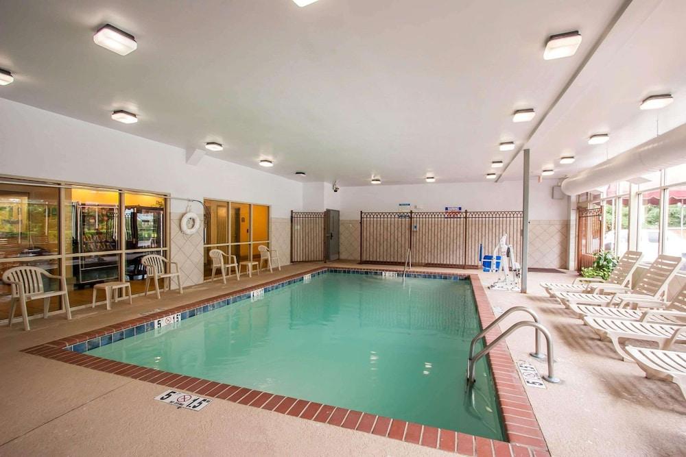 Quality Inn & Suites Germantown North photo 20