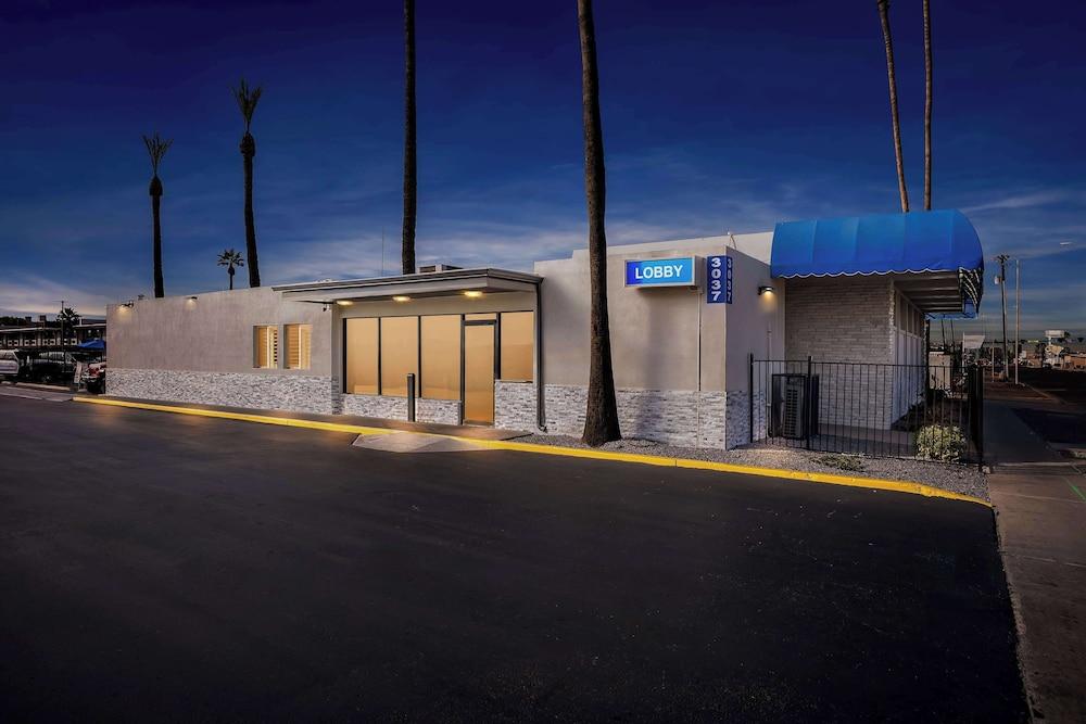 SureStay Hotel by Best Western Phoenix Airport photo 89