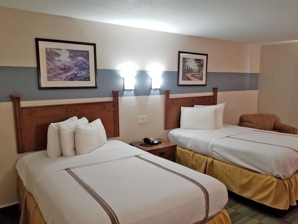 Americas Best Value Inn Marshall photo 9