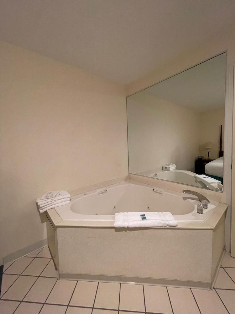 Voyager Inn photo 46