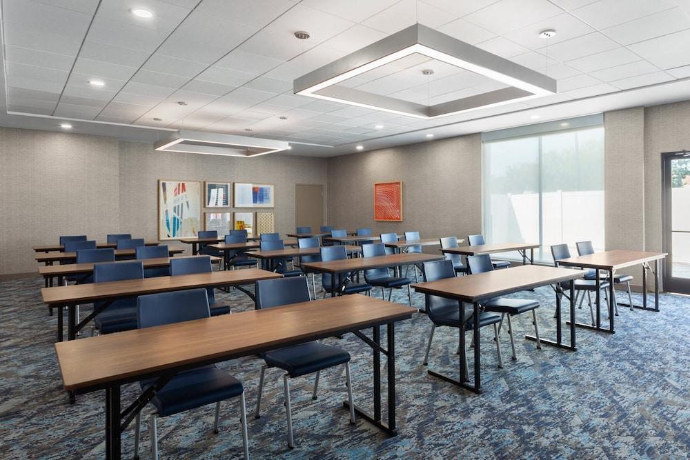 Holiday Inn Express Atlanta Airport - North by IHG photo 26