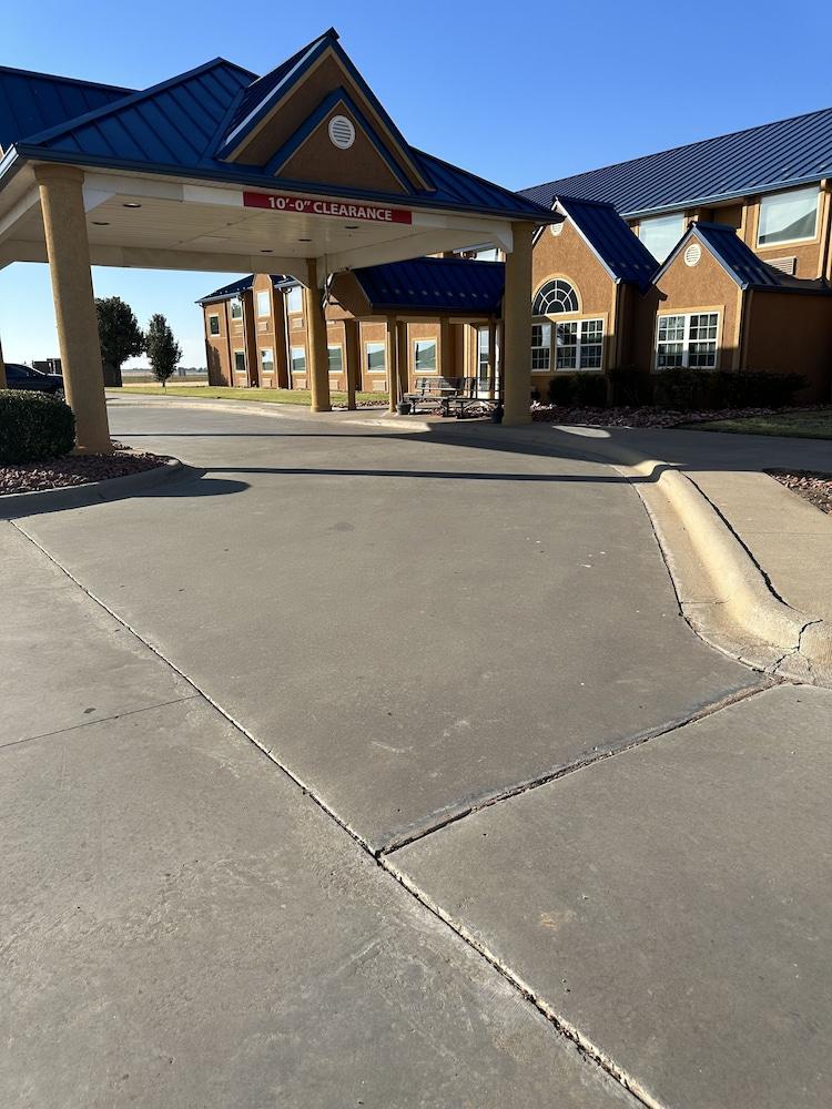 Sugar Creek Inn & Suites photo 1