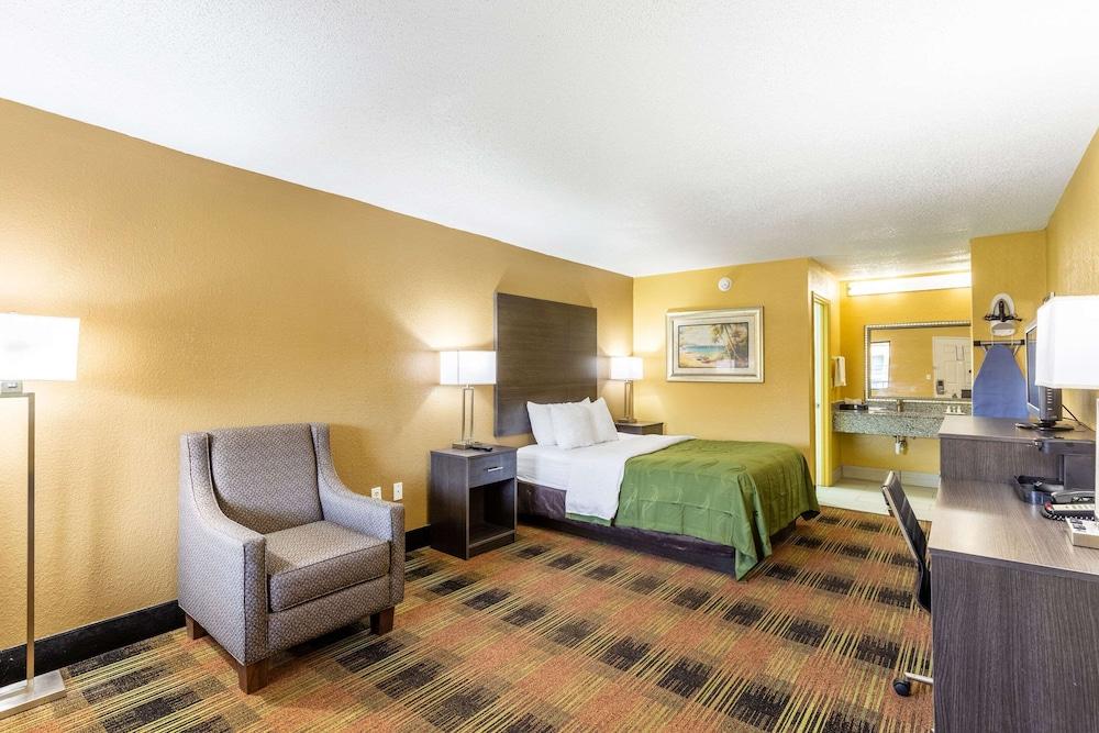 Quality Inn Mobile West Tillmans Corner photo 15