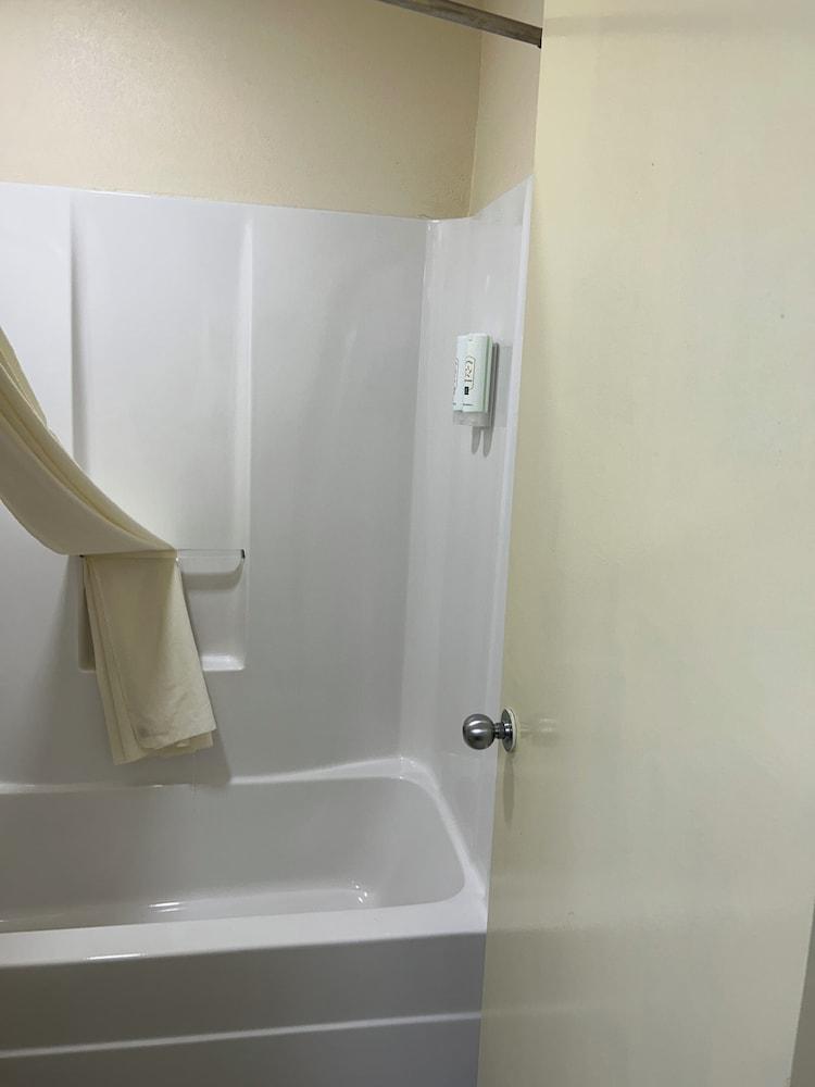 Quality Inn Cordele photo 37