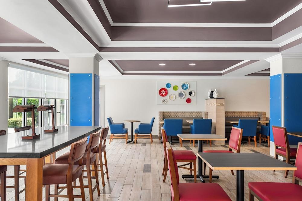 Holiday Inn Express & Suites Live Oak by IHG photo 50