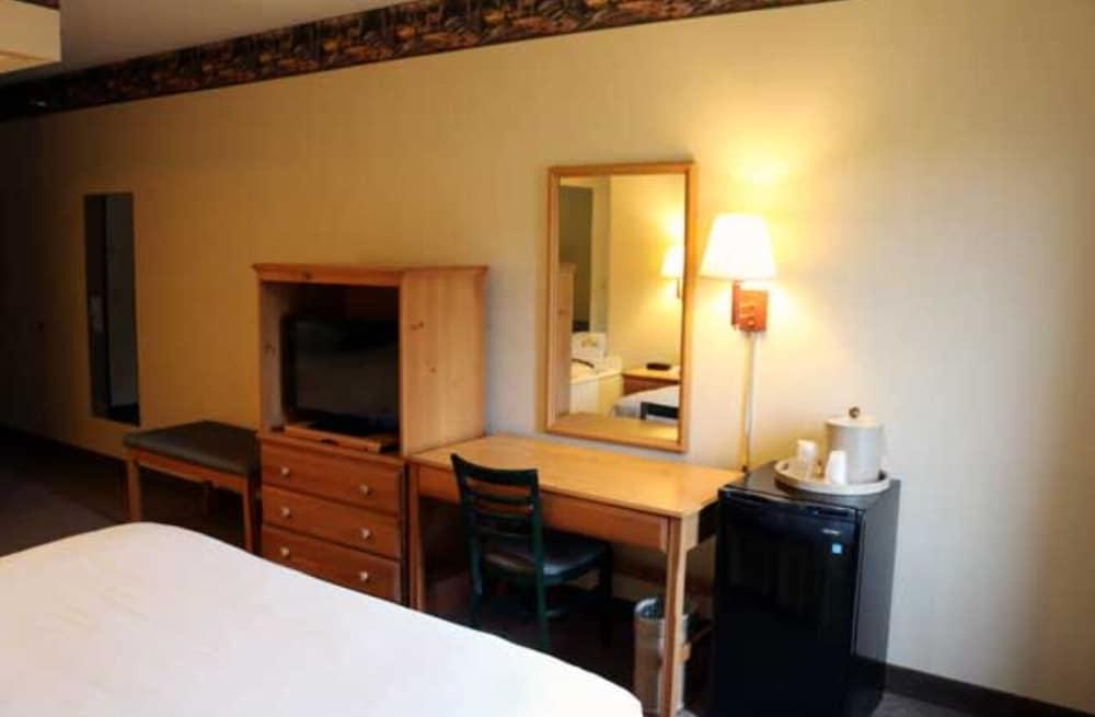 Pellston Lodge photo 39