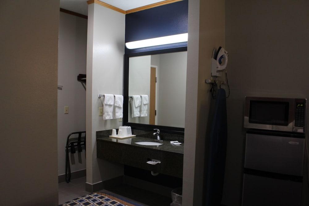 Homegate Inn and Suites photo 11