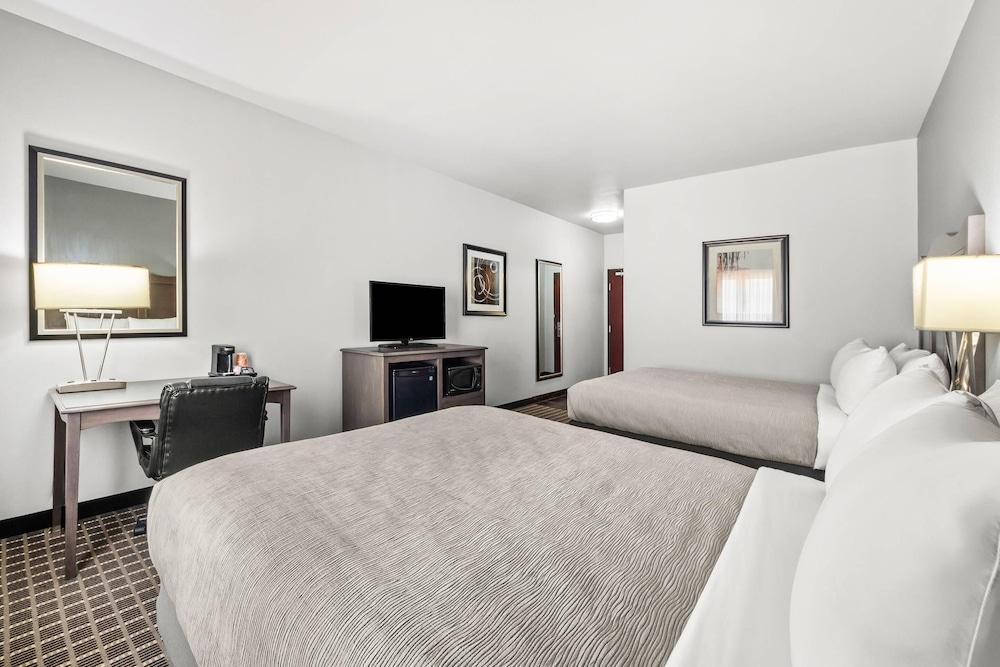 Quality Inn & Suites Pearsall photo 12
