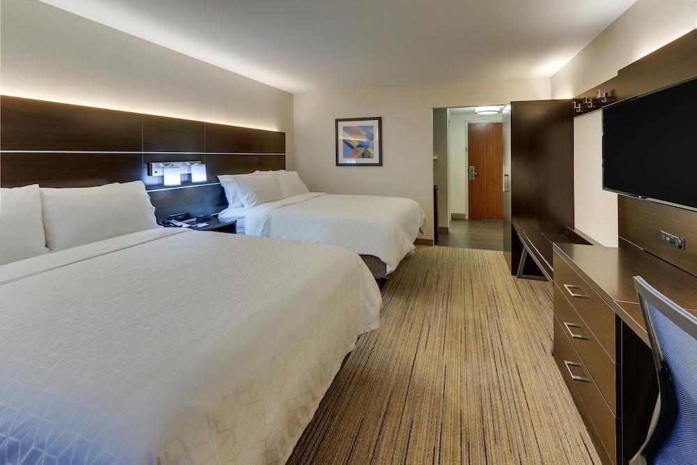 Holiday Inn Express & Suites Troy by IHG photo 16