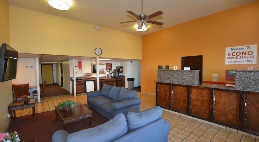 Econo Inn and Suites photo 3