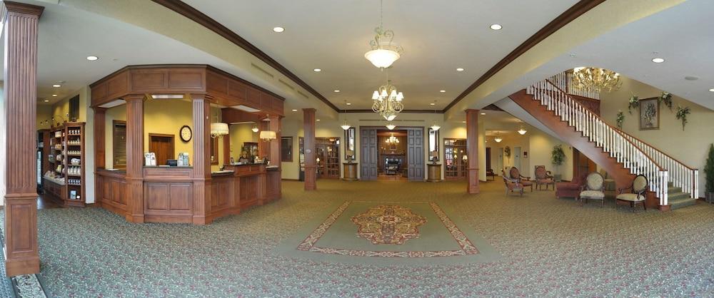 Carlisle Inn Sugarcreek photo 27