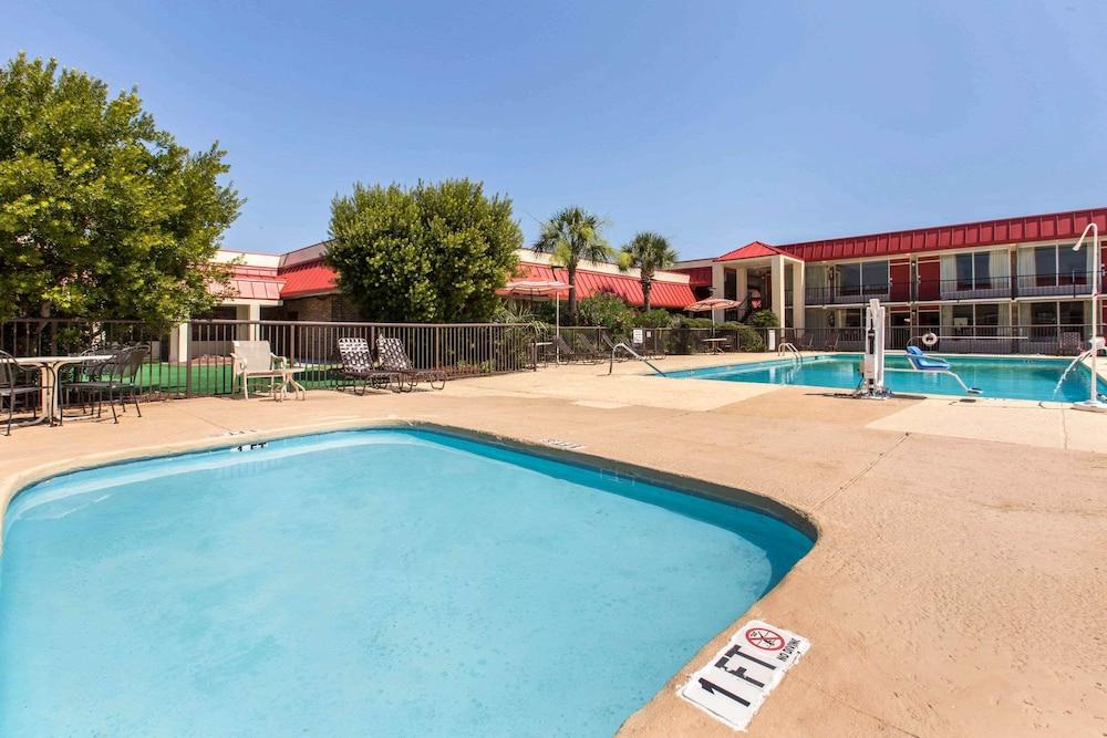 Ramada by Wyndham Santee I-95 photo 14