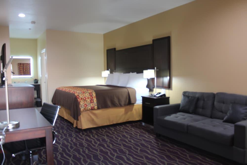 Express Inn & Suites - Bush Airport photo 15
