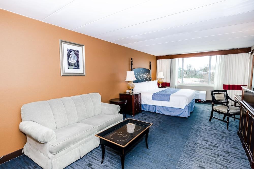 Metro Points Hotel photo 13