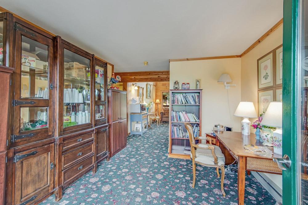 Deer Harbor Inn photo 29
