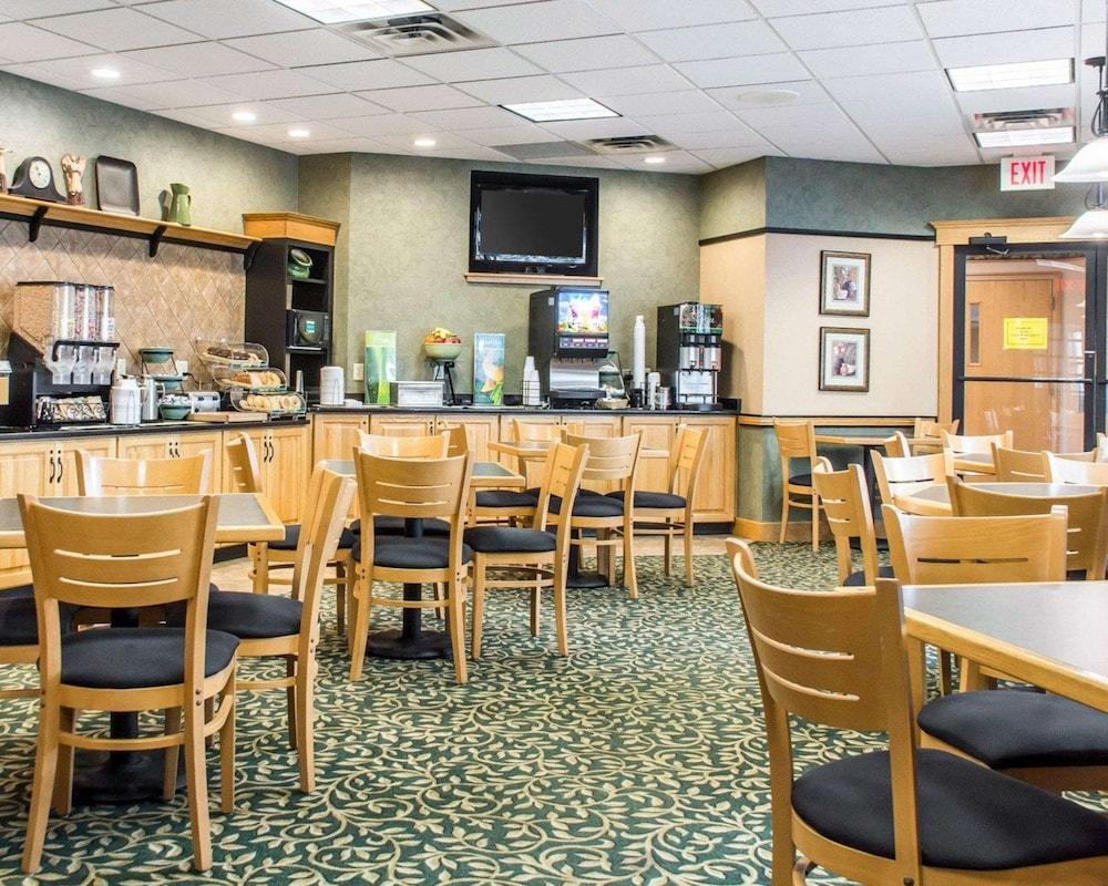 Quality Inn Geneseo photo 11