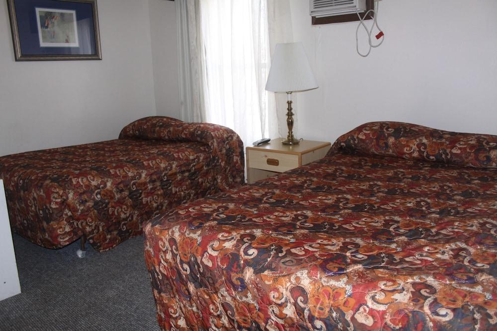 Riverside Motel photo 20