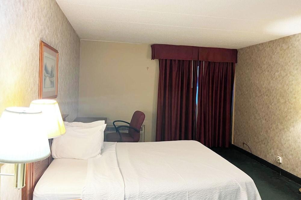 Blue Way Inn & Suites La Crosse photo 15