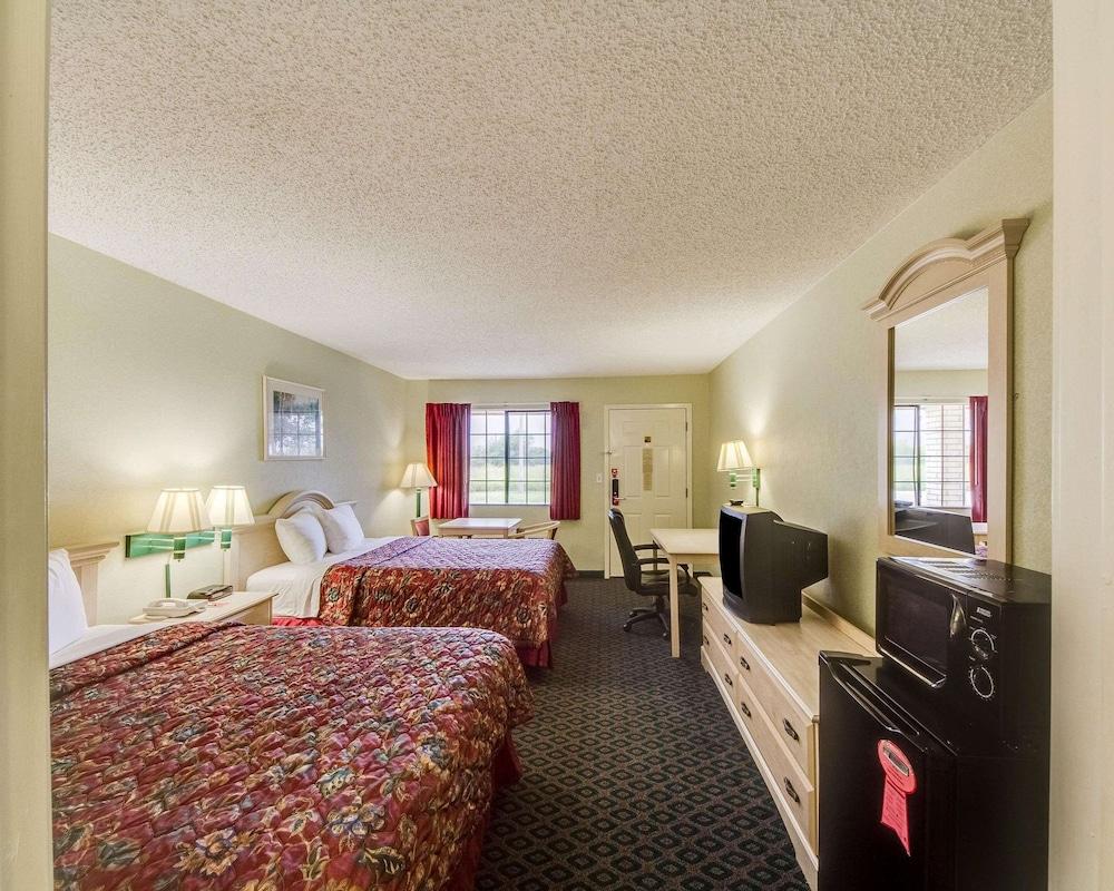 Econo Lodge Falfurrias Hwy 281 photo 6