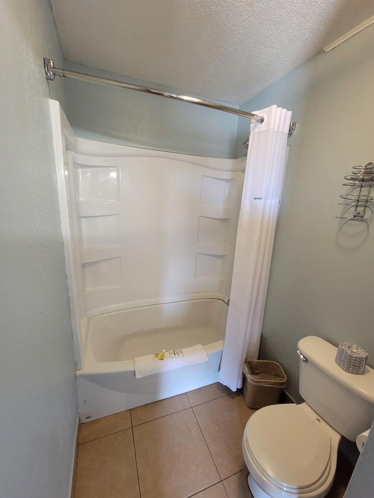 Travelodge by Wyndham Clovis photo 7