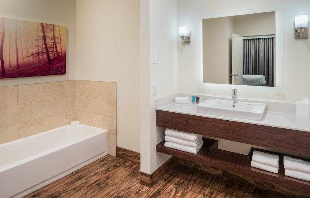 Crowne Plaza Springfield by IHG photo 43