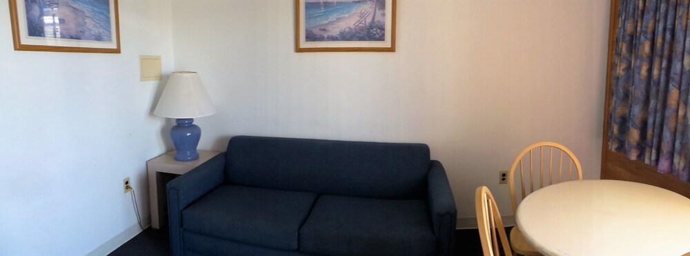Golden Rail Motel photo 28