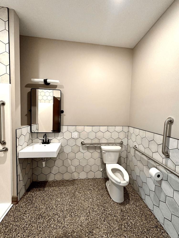 The Lodge Luxury Suites photo 54