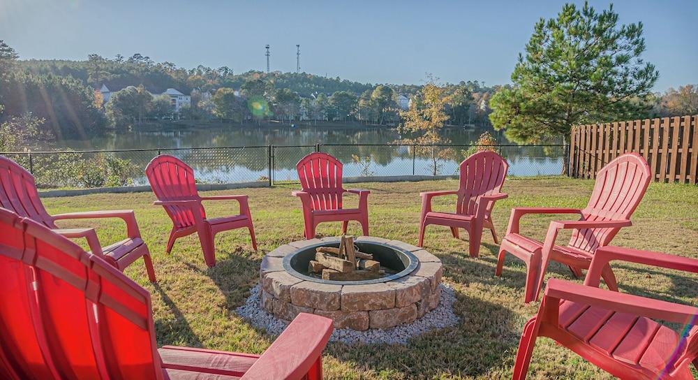 Lakeside Lodging photo 4