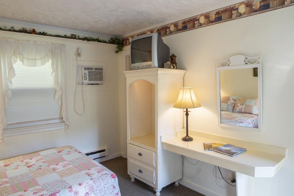 The Chimney Rock Inn & Cottages photo 65