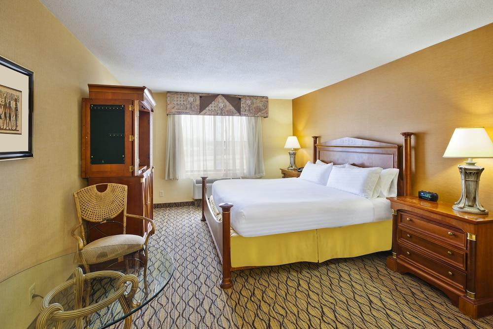 Holiday Inn Express Hotel & Suites Belleville by IHG photo 8
