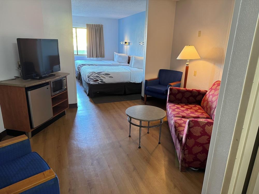Sycamore Suites photo 37
