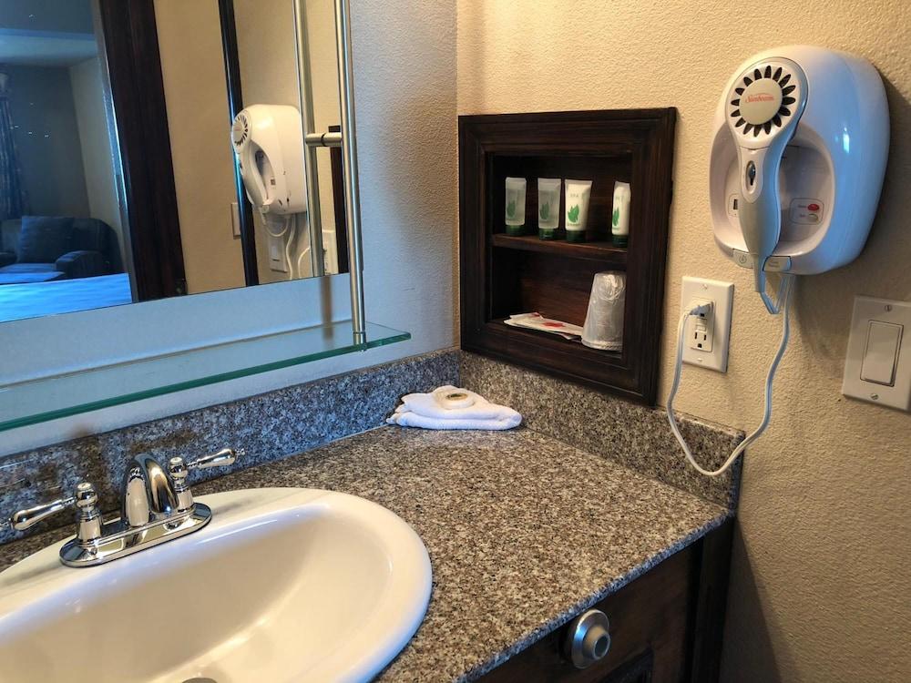 District Hotel by OYO Portland Convention Center photo 21