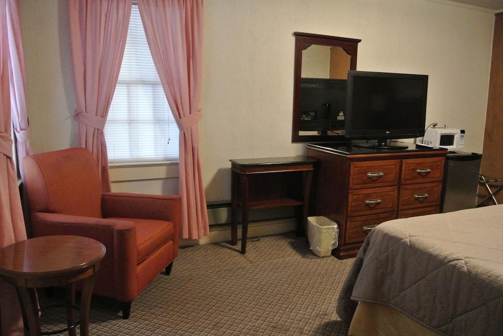 RoseWood Inn photo 50