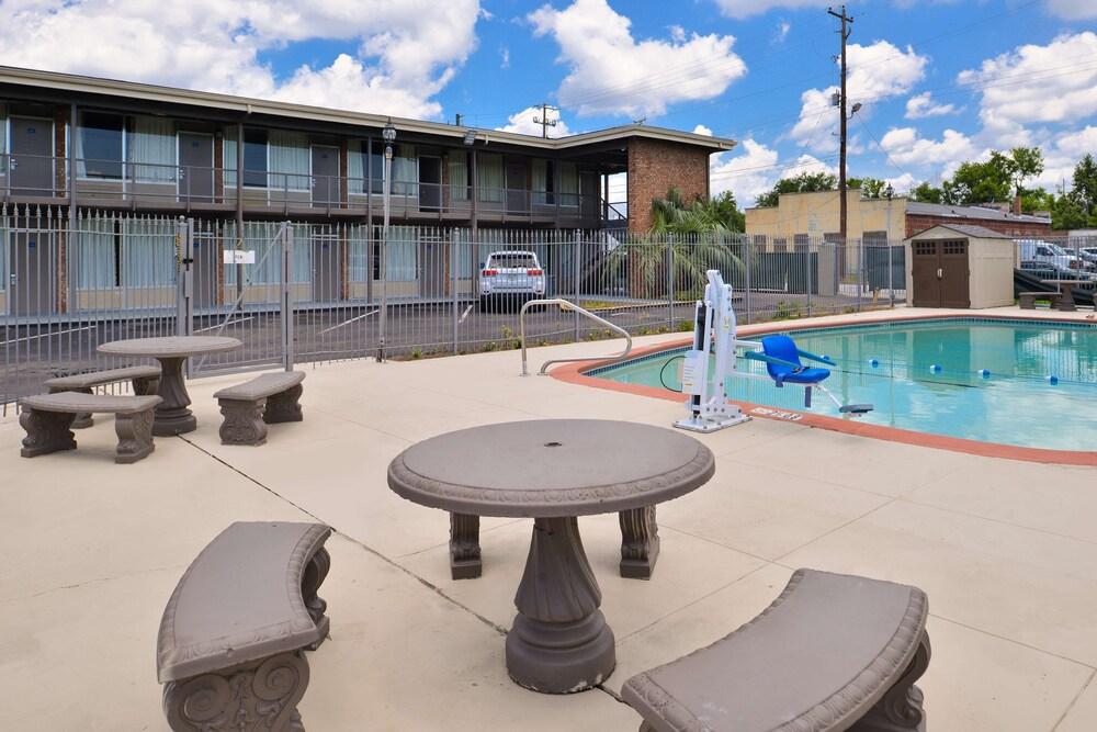Americas Best Value Inn Augusta Historic Downtown photo 13