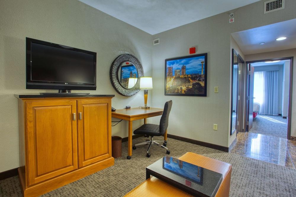 Drury Inn & Suites Near La Cantera Parkway photo 20