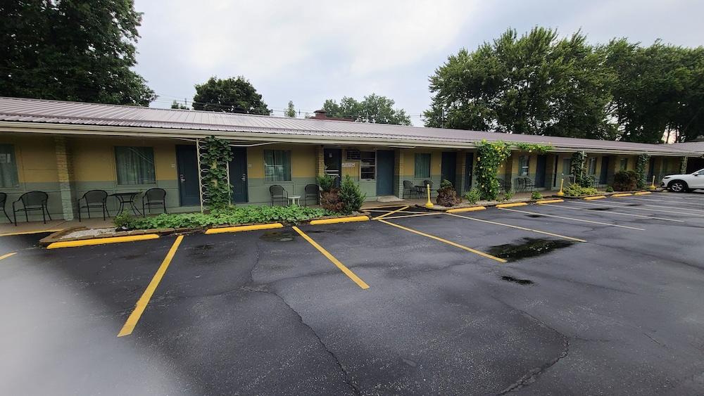 Presque Isle Motel photo 16
