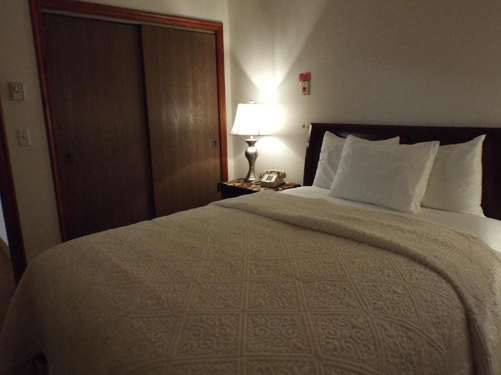 Greenwood Village Inn & Suites photo 10