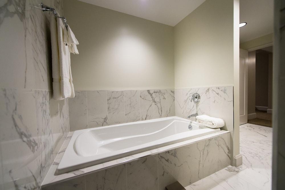 The Grand at Bedford Village Inn photo 15
