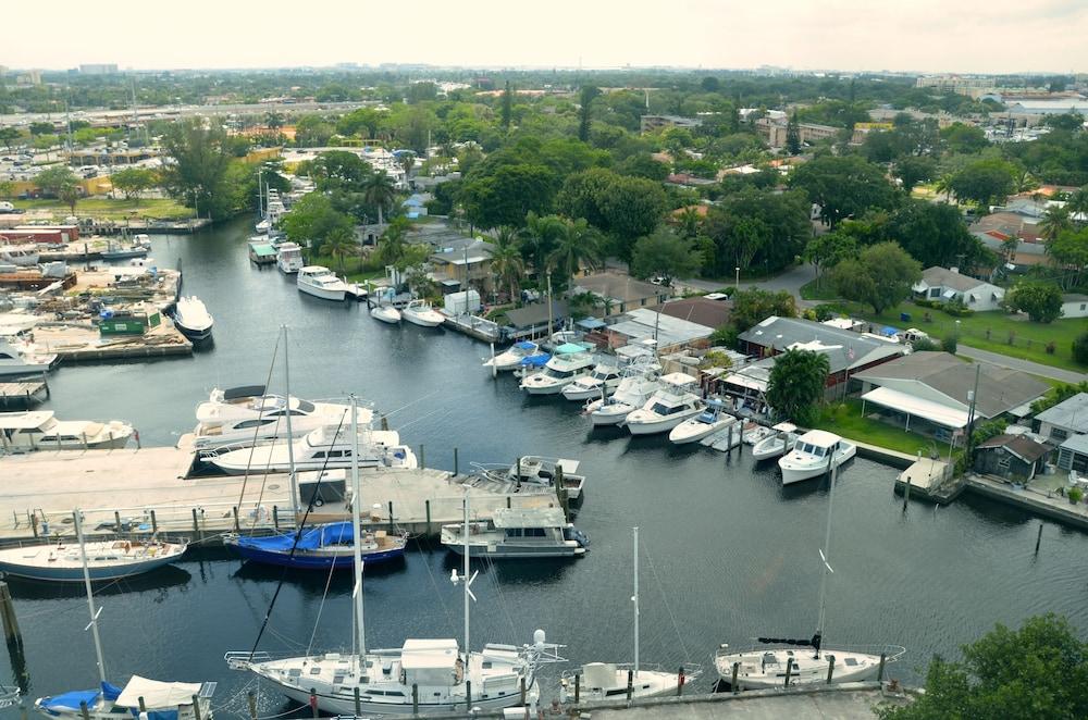 Riviera Luxury Living at River Oaks Marina and Tower photo 20