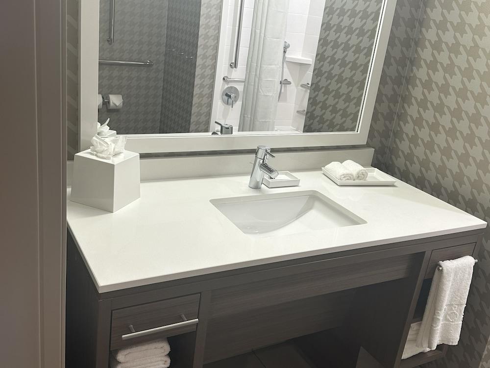 Home2 Suites By Hilton Racine photo 10