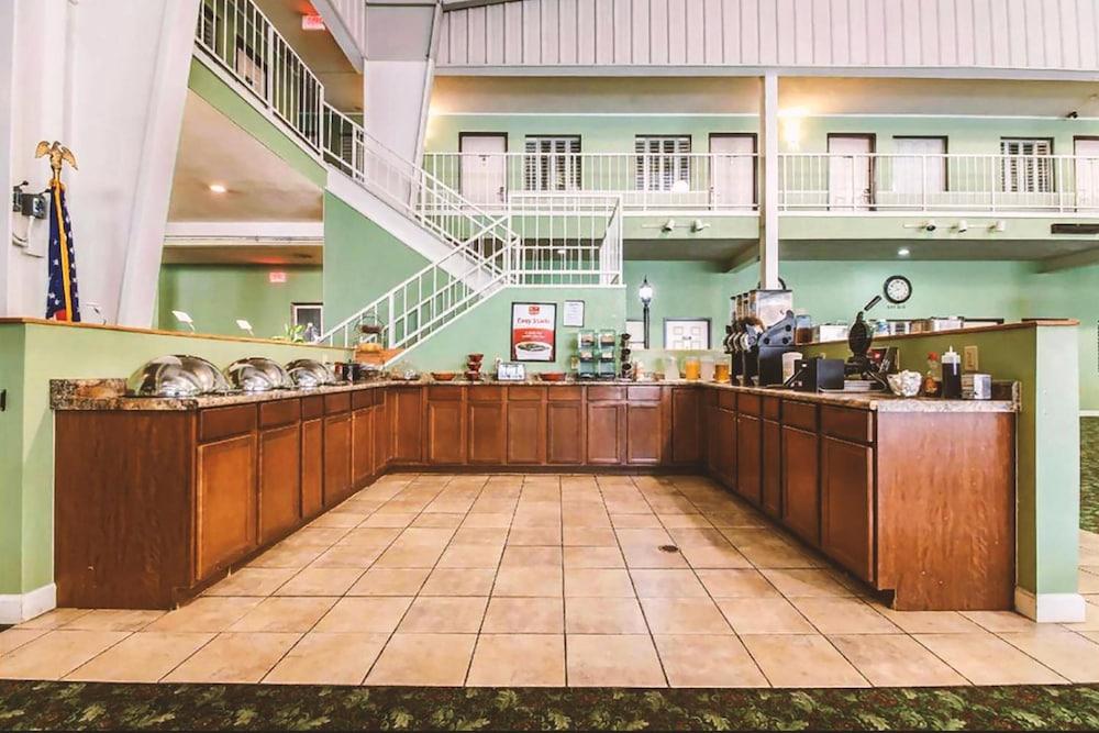 Coratel Inn & Suites By Jasper McCook photo 30