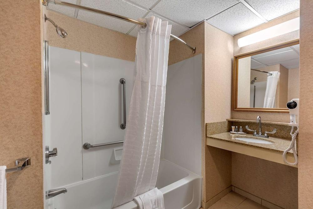 Comfort Inn Foxboro – Mansfield photo 25